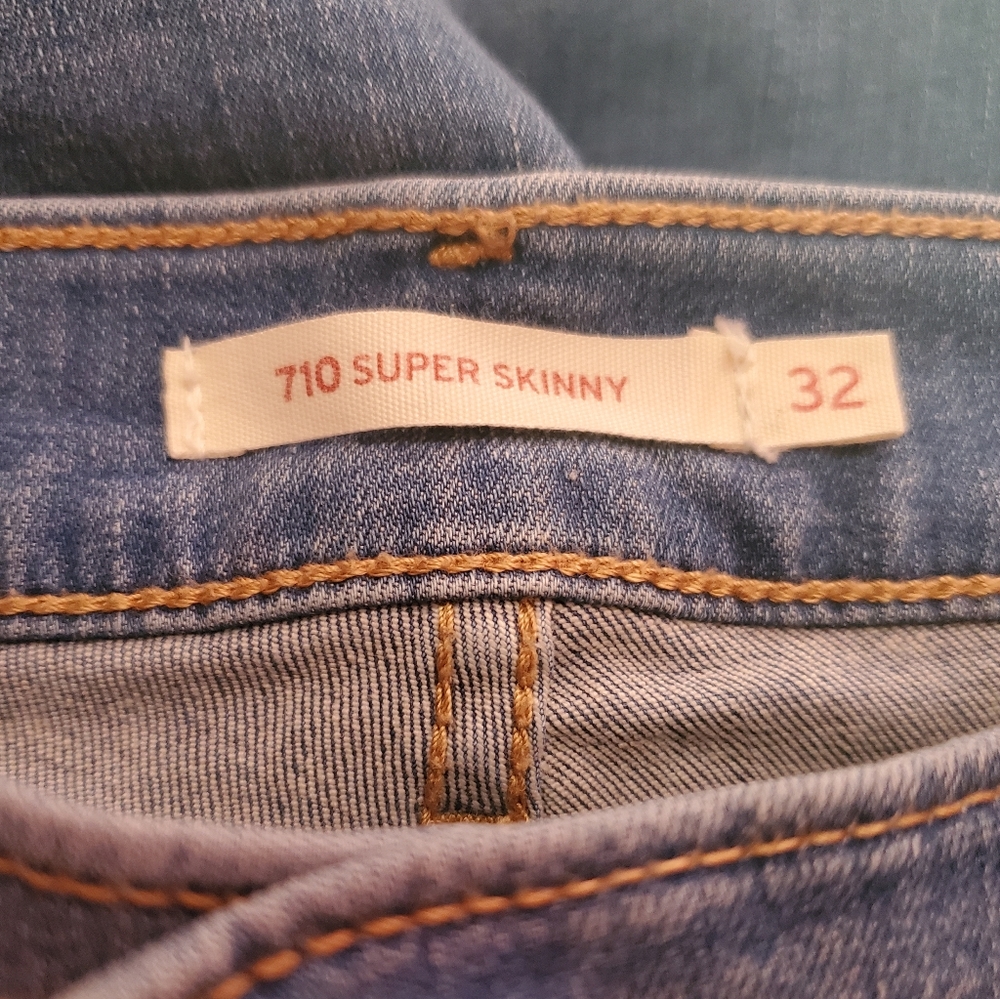 Levi light blue jeans